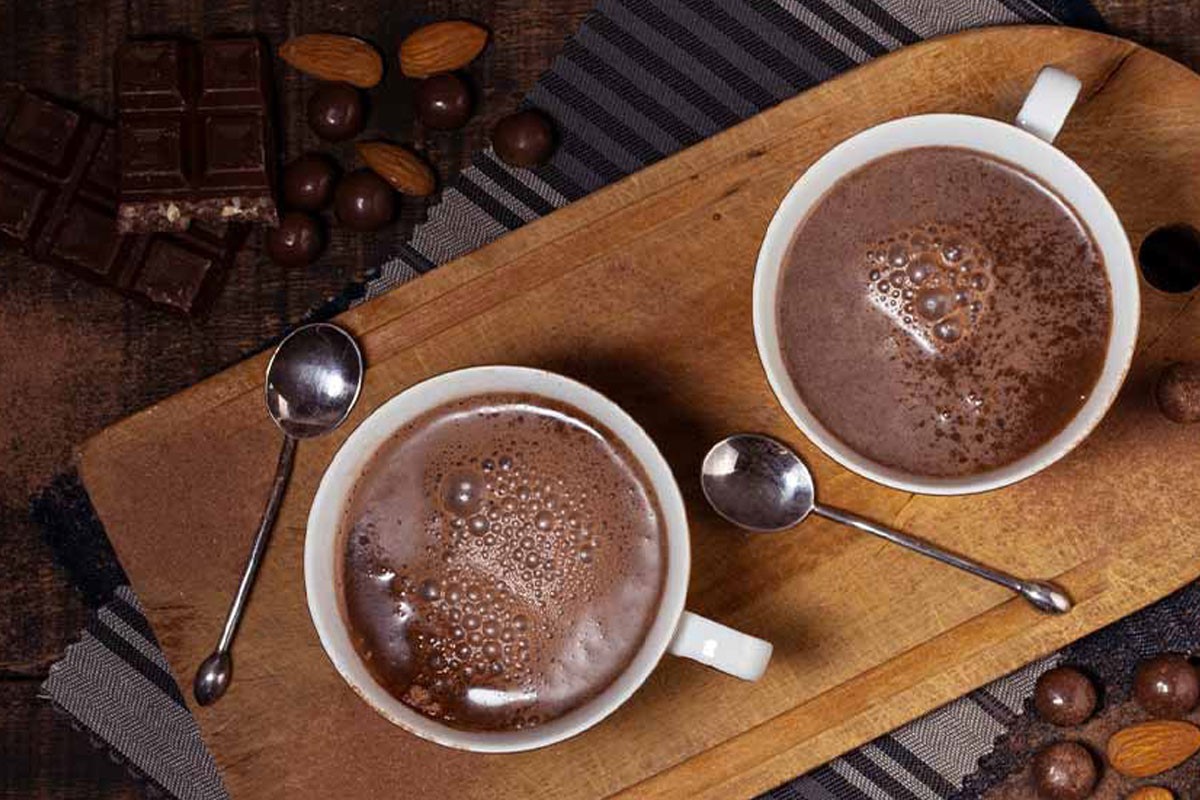 چه افرادی نباید از شکلات داغ با قارچ گانودرما بخورن